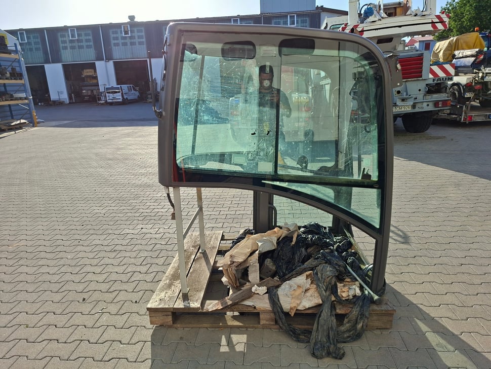 20260625_073734.jpg Volvo ECR35D Kabine - VOE15680948