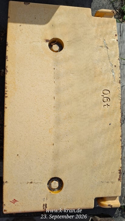 Counterweight 0,6t LTM 1055-3.2.jpg LTM 1055-3.2