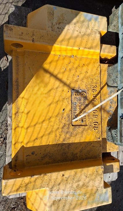 Counterweight 0,9t LTM1160-5.1.jpg LTM 1160-5.1