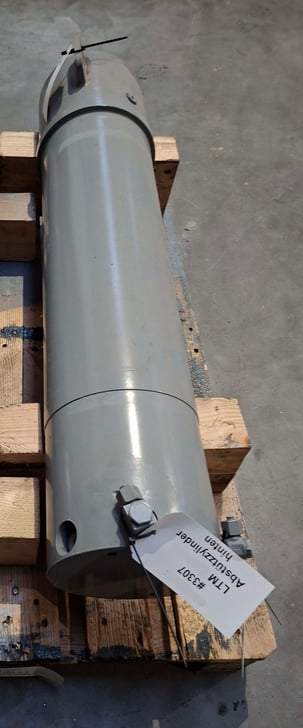 LTM 1750-9.1 outrigger cylinder.jpg LTM 1750-9.1